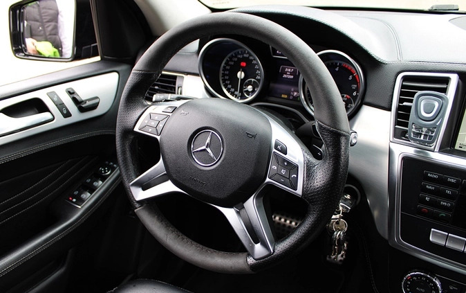 Mercedes-Benz ML cena 89900 przebieg: 207000, rok produkcji 2014 z Golub-Dobrzyń małe 232